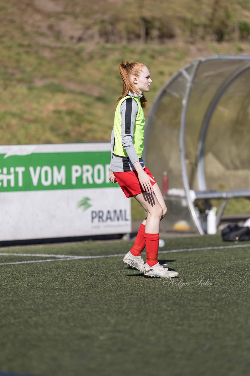 Bild 68 - wBJ Eimsbuettler TV - VfL Wolfsburg : Ergebnis: 1:3